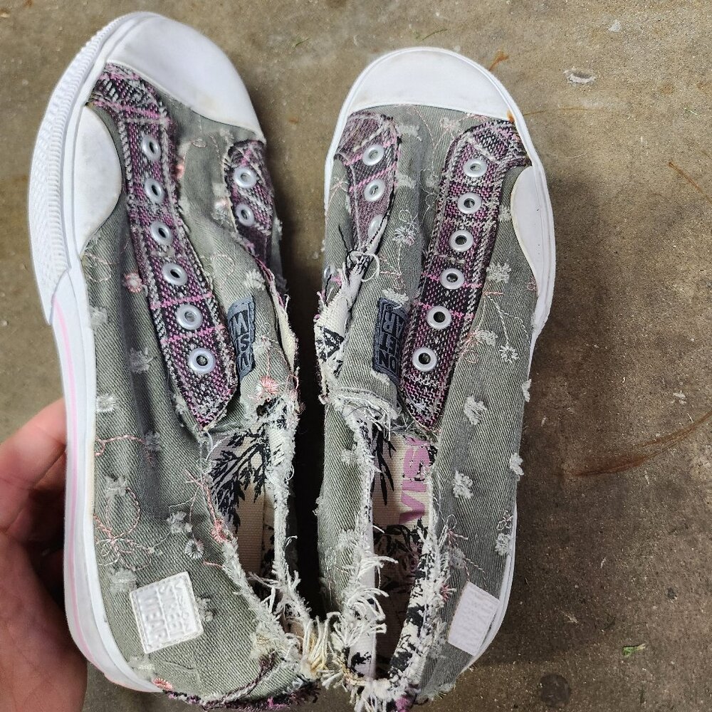 Vision Street wear slip on she's